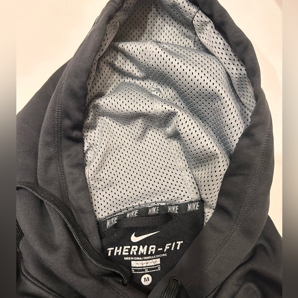 Men’s Nike Black & Grey Thermafit Hoodie - Medium- EUC - Picture 3 of 4